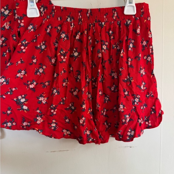 American Eagle Outfitters Red Floral Shorts  and Crop Top Set XS - Picture 6 of 9